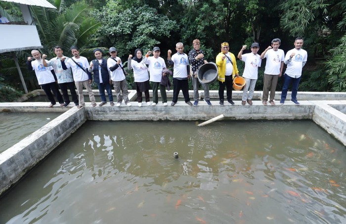 Sambil Dukung Sandiaga, Relawan di Ciamis Gelar Pelatihan Budidaya Ikan