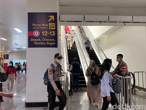 Anker Jalur Bekasi Keluhkan Eskalator Stasiun-stasiun Sering Gangguan