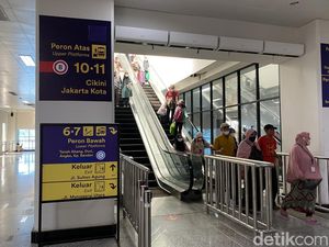 Akhirnya! Semua Eskalator Stasiun Manggarai Kembali Beroperasi