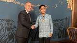 Gibran-Direktur LV Bahas Kolaborasi Batik Solo Jelang Java in Paris