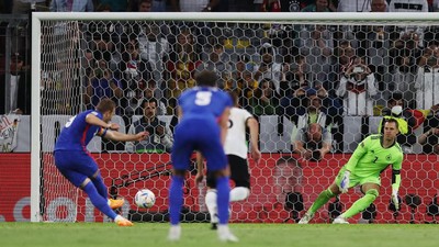 Harry Kane Sang Penyelamat Inggris