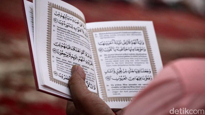 Haul ke-9 Taufiq Kiemas, PDIP Gelar Tahlilan di Masjid At-Taufiq PDIP menggelar tahlilan dalam rangka haul ke-9 Taufiq Kiemas. Tahlilan digelar di Masjid At-Taufiq, Jakarta Selatan.