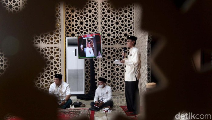 Haul ke-9 Taufiq Kiemas, PDIP Gelar Tahlilan di Masjid At-Taufiq PDIP menggelar tahlilan dalam rangka haul ke-9 Taufiq Kiemas. Tahlilan digelar di Masjid At-Taufiq, Jakarta Selatan.