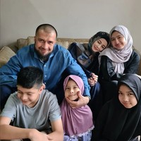 Jihan menikah dengan Primus Yustisio, pada tanggal 17 September 2004. Pasangan ini dikaruniai empat orang anak yaitu, Lana Devina Yustisio (26 Juli 2006), Sami Muhammad Abduh Yustisio (13 April 2008), Tara Azkia Alona (17 November 2010), dan Aisyil Maryam Yustisio (3 Juli 2015). Dalam foto ini terlihat Jihan mengunggah momen saat Hari Raya Idul Fitri bersama keluarganya. Foto: Dok. Instagram @jihanfahirareal.