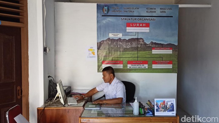 Kantor Kelurahan Sarira, Kecamatan Makale, Tana Toraja.