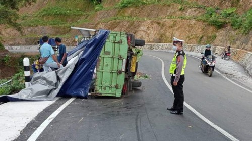 Kecelakaan lalu lintas (lakalantas) tunggal (OC) terjadi di Jalan Raya Pusuk, Desa Menggala, Kecamatan Pemenang, Kabupaten Lombok Utara