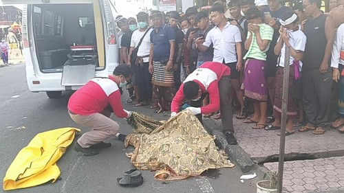 Kecelakaan maut di Jalan Raya Darmasaba, tepatnya di Pasar Tegal Darmasaba, Abiansemal, Badung, Rabu (8/6/2022) sore.