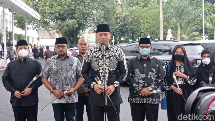 Ketua Umum Demokrat Agus Harimurti Yudhoyono di Gedung Pakuan, Bandung
