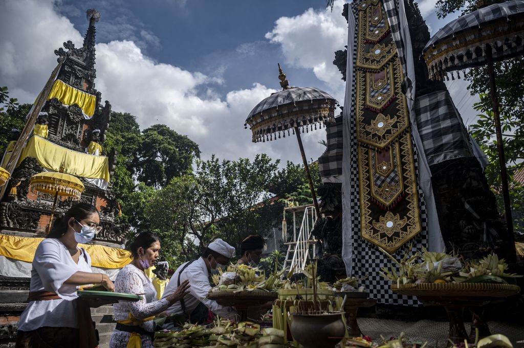 Seminyak Badung Bali - Upacara dan Tradisi Lokal