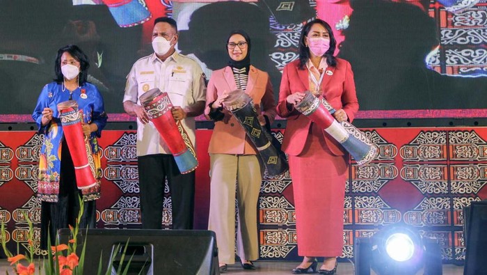 Kongres Wanita Indonesia (Kowani) gelar Seminar Perempuan Pedesaan dan Perempuan dengan Disabilitas di Hotel Aston, Manokwari, Papua Barat, Rabu (8/6/22).