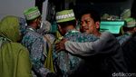 Momen Emosional Melepas Jemaah Calon Haji di Jakut