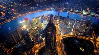 Sebagai Si Jantung Bisnis, Shanghai terlihat sangat glamor dari sudut bangunan tata kotanya.