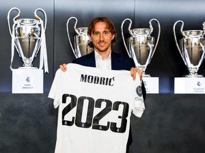 Resmi! Luka Modric Bertahan di Real Madrid Sampai 2023
