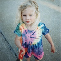 Mengawali karier sebagai penyanyi country, kini dia menjadi salah satu popstar wanita terkaya. Penyanyi berambut pirang ini bersahabat dengan Selena Gomez. Foto: Instagram