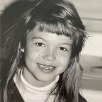 Saat remaja, ia dikenal sebagai penyanyi pop era 90-an sebelum akhirnya lebih banyak mengambil proyek akting. Kini wanita yang khas dengan tahi lalat di pipi ini sukses membintangi serial drama berjudul ‘This Is Us’. Foto: Instagram