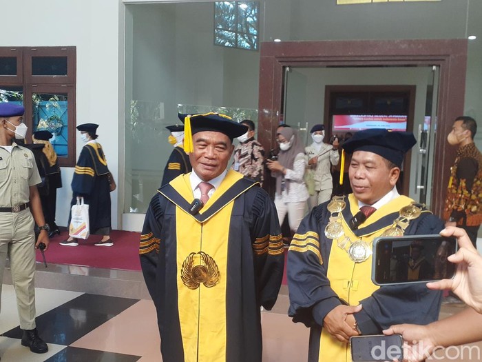 Menko PMK Muhadjir Effendy seusai menghadiri kegiatan di Unnes, Semarang, Rabu (8/6/2022).