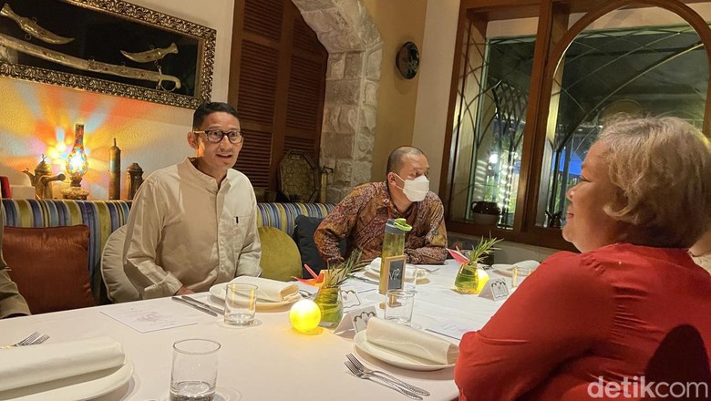 Menparekraf Sandiaga Uno Menparekraf Sandiaga Uno