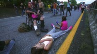 Ribuan migran meninggalkan Meksiko selatan menuju ke Amerika Serikat. LSM yang mendampingi mengatakan, terdapat 15.000 orang dalam gelombang migrasi ini.