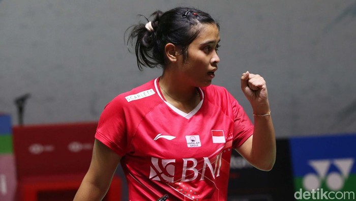 Gregoria Mariska Tunjung berhasil melaju ke 16 besar Indonesia Masters 2022. Tunggal putri Indonesia itu melibas perlawanan Phittayaporn Chaiwan (Thailand).