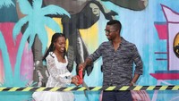 DeWanda Wise dan Mamoudou Athie terlihat saat pembukaan mural Jurassic World: Dominion.  Foto: Getty Images/Alexander Tamargo