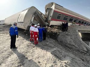 Penampakan dari Udara Kecelakaan Kereta Api di Iran, 13 Penumpang Tewas