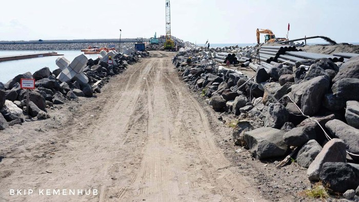 Penampakan Terkini Proyek Pelabuhan Sanur Menteri Perhubungan Budi Karya Sumadi, Sabtu (4/6), mengecek progres pembangunan Pelabuhan Sanur, Bali. Begini progres terkini pembangunan Pelabuhan Sanur.