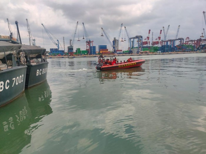 Pencarian korban hilang usai melompat dari Suramadu