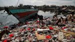Pesisir Jakarta Dikepung Tumpukan Sampah