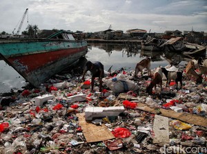 Jokowi Terbitkan Inpres, Minta Menteri Rapatkan Barisan Berantas Kemiskinan