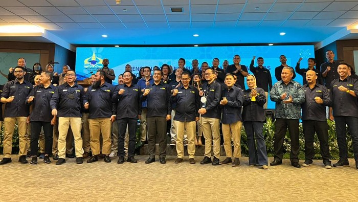 Potret Pelantikan IKA FEB Trisakti Ikatan Alumni (IKA) Fakultas Ekonomi dan Bisnis (FEB) Trisakti mengukuhkan jajaran pengurus periode masa bakti 2022-2026.