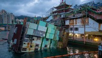 Sayangnya kini kejayaan Jumbo Floating Restaurant mulai memudar, bahkan restoran terancam tutup permanen. (Daniel Suen/AFP/Getty Images)