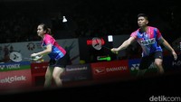 Di game kedua, Praveen/Melati sempat unggul 5-1, tapi bisa dikejar hingga kedudukan imbang 6-6.