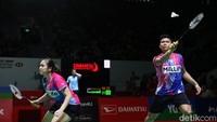 Pada game penentuan, Praveen/Melati kembali mendapat perlawanan sengit di awal. 