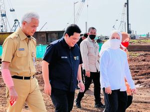 Momen Ganjar-Erick Thohir Jalan Berdampingan Saat Dampingi Jokowi