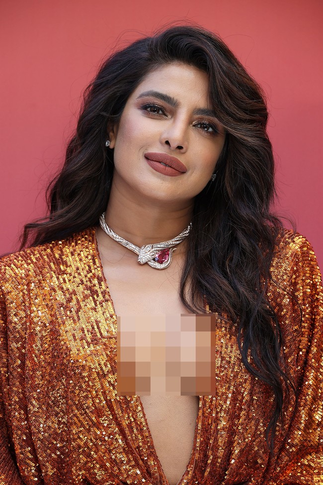 Priyanka Chopra menghadiri acara peluncuran koleksi perhiasan BVLGARI ‘Eden the Garden of Wonders’ di Paris, Prancis pada Senin (6/6/2022) waktu setempat. Foto: Getty Images