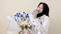 Belum lama ini Putri merayakan ulang tahunnya ke-21. Kejutan untuk dirinya masih berlanjut. Ia dapat buket yogurt!