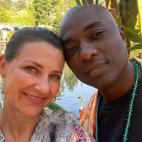 5. Pernah Koma dan Kembali dari Kematian Durek juga mengatakan bahwa dia pernah kembali dari kematiannya ketika koma panjang. Dia mengatakan bahwa dia membakar jiwanya dan kembali hidup. Ketika hidup lagi dari mati suri, Durek mengatakan dia tidak bisa berjalan, namun dengan kekuatan spiritualnya dia kembali mampu berjalan. Foto: dok. Instagram/@iam_marthalouise