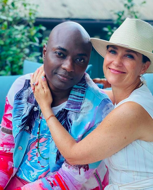 3. Meramal Bahwa Jodohnya Adalah Putri Kerajaan Dalam unggahan di Instagramnya, Durek mengatakan bahwa sejak lama dia memprediksi bahwa dia akan menikah dengan putri kerajaan. Ramalan tersebut datang dari ibu Durek. “Saat aku remaja, ibuku mengatakan kepadaku bahwa suatu hari seseorang dari budaya Norwegia akan menemukanku dan memberikan kebahagiaan di hatiku. Dia mengatakan bahwa orang tersebut adalah seorang putri,” ungkap Durek. Foto: dok. Instagram/@iam_marthalouise