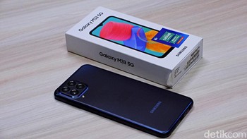 Galaxy M33 5G dengan RAM 8 GB dijual dengan harga Rp 4,2 juta. Foto: Adi Fida Rahman/detikINET