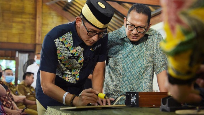 Sandiaga Uno