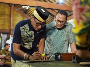 Produk UMKM Ini Bikin Sandiaga Takjub