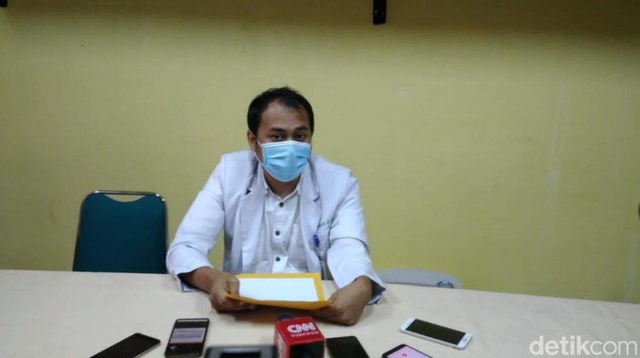 Sekretaris tim penanganan bayi kembar siam RSUP H Adam Malik, Rizky Adriansyah