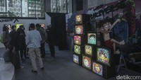 Berawal dari komik online yang diposting di media sosial, Si Juki kemudian muncul dalam berbagai bentuk media dan kini dipamerkan di Sarinah.