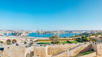 Masih di Italia, selanjutnya adalah Villa Malta di Italia. Bangunan ini merupakan rumah bagi Biarawan Agung Ordo Militer. Meskipun berada dalam perbatasan Italia, Villa Malta dan Palazzo Malta memiliki status ekstrateritorial.
