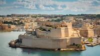 Selanjutnya adalah Benteng St Angelo di Malta. Benteng ini jadi wilayah Sovereign Military Order of Malta yang paling besar. Bagian atas benteng inilah yang disewakan pada Sovereign Military Order of Malta dengan masa sewa 99 tahun. Sovereign Military Order of Malta dikenal juga sebagai Knight Residence dan dijadikan sebagai tur wisata di Republik Malta.