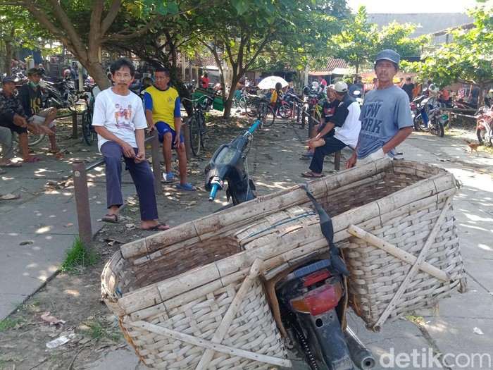 Suasana Pasar Hewan Plembon, Kecamatan Klaten Utara setelah perpanjangan penutupan, Rabu (8/6/2022).