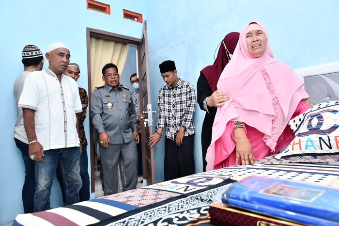 Seorang warga tidak mampu asal Gampong Ateuk Pahlawan Syakban (52 tahun) penerima bedah rumah duafa mengapresiasi Wali Kota Banda Aceh Aminullah Usman yang mewujudkan impiannya memiliki rumah layak huni.