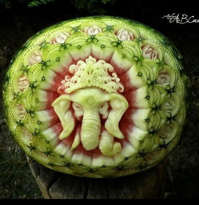Ukiran semangka dan buah Ukiran semangka dan buah