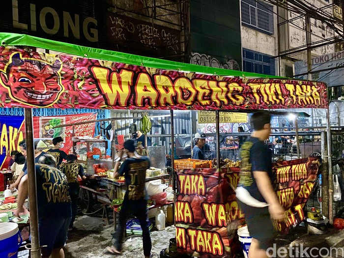 Waroeng Tiki Taka: Ayam Goreng Pakai Sambal Terasi Pedas Nampol
