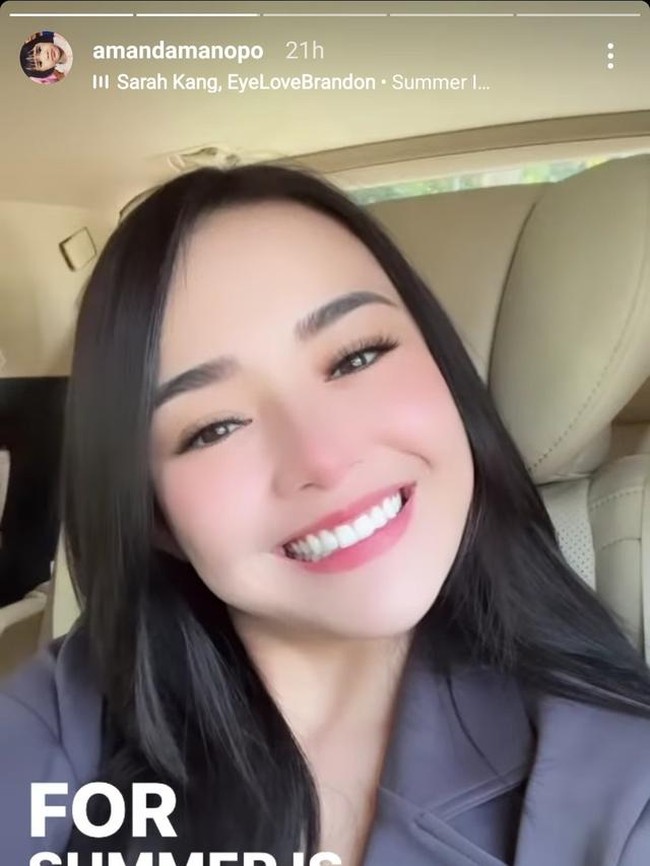 Biasa berambut pendek, penampilan Amanda Manopo dengan rambut panjang saat memerankan Andin juga tak kalah mencuri atensi. Dengan rambut panjang, Amanda Manopo terlihat manglingi. Foto: Instagram Amanda Manopo